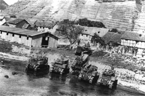 Panzer.gif (64301 Byte)