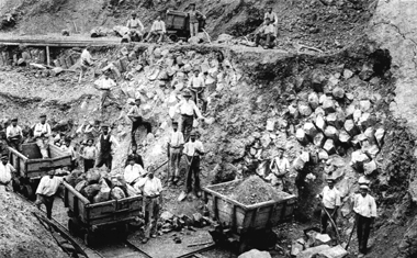 Basaltbruch.gif (113837 Byte)