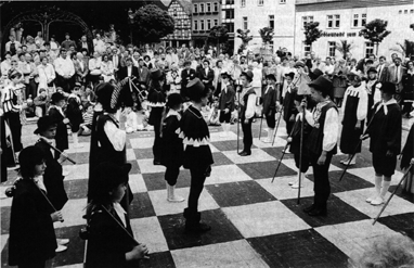 Schach.gif (101715 Byte)